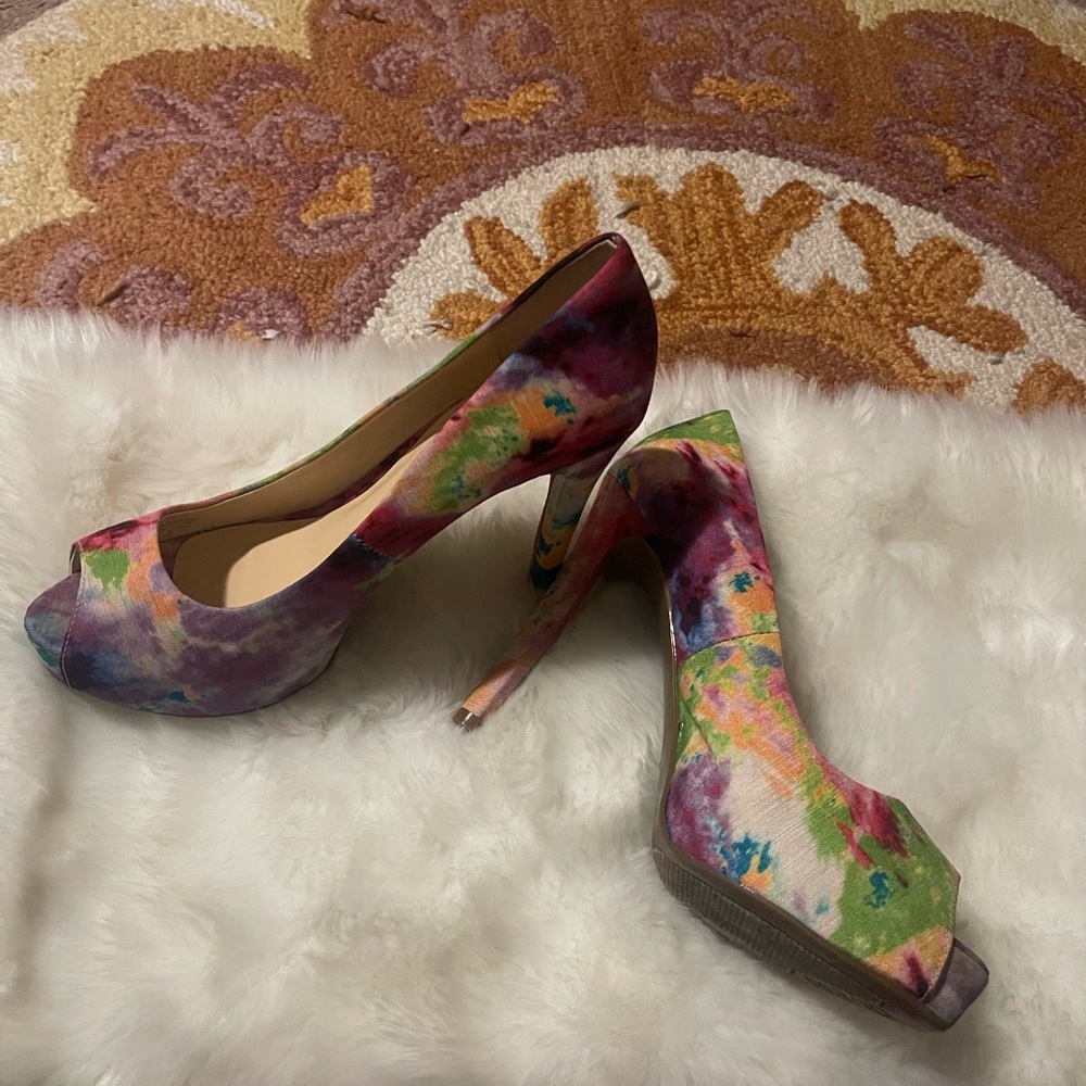GUESS Multi Color Heels